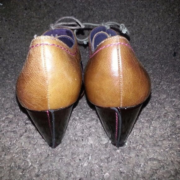 TRUE RELIGION-Patent Leather Oxford Booties-Handmade-Browns-Sz 6-Excellent - Picture 5 of 7